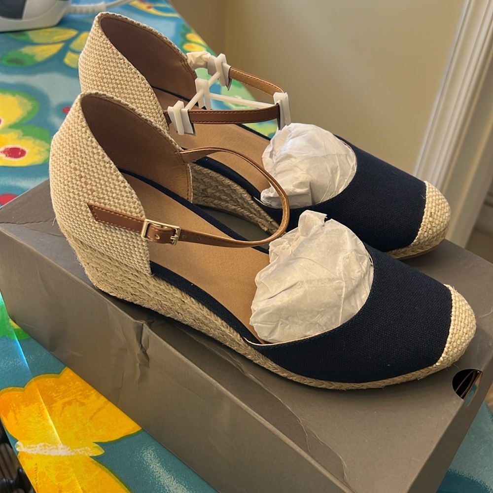 NEW!! LOFT Espadrille Wedge- Missy, size 8 in forever navy